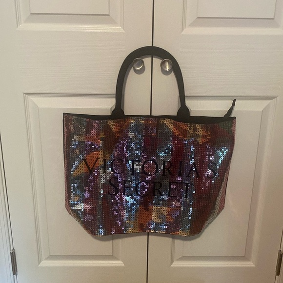 Victoria’s Secret 🩷🩶Sequined🩷🩶🖤Black🖤Logo Canvas Tote 👜/NWT - Picture 2 of 8